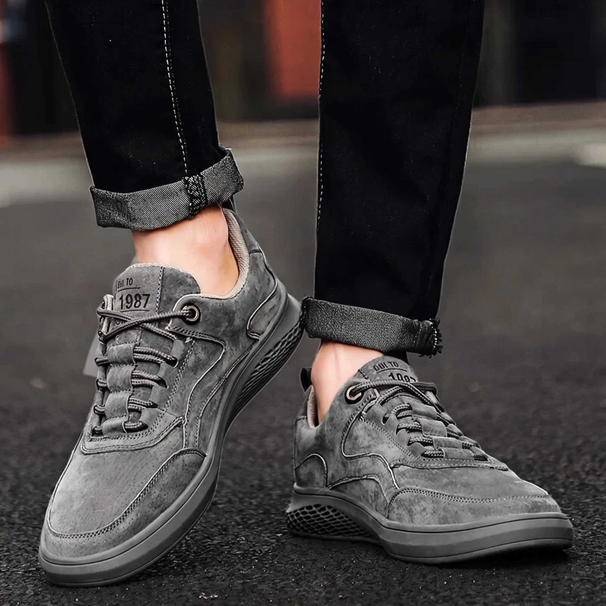Oliver - Men's Low-Top Lace-Up Trainers with Stitched Panels - Sneakers - Grey - Davies & Cooper