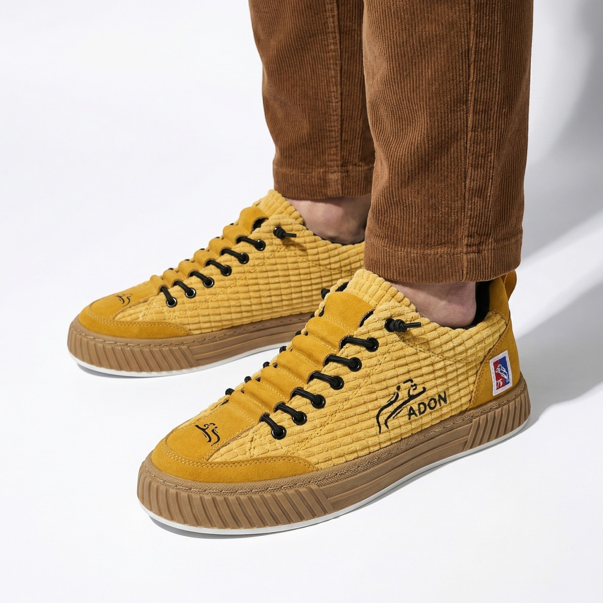 Ryan - Men's Textured Low-Top Trainers
