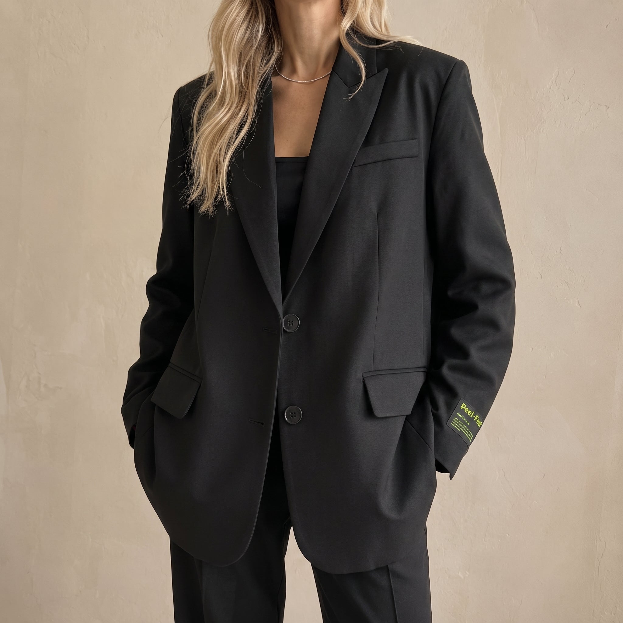Sarah - Women's Oversized Single-Breasted Blazer with Notched Lapel - Blazers - Black - Davies & Cooper