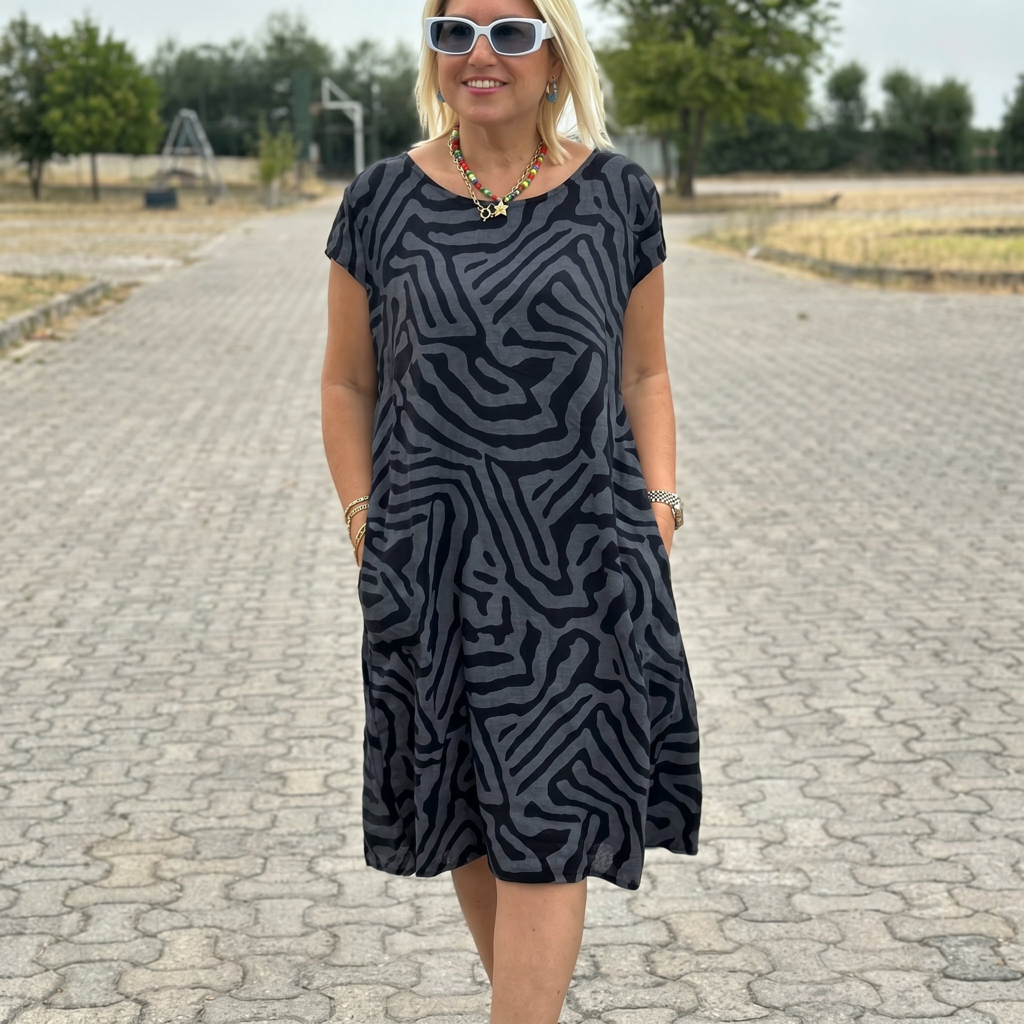 Sarah - Women's Summer Abstract Print Cap Sleeve Midi Dress - Midi Dress - Black - Davies & Cooper