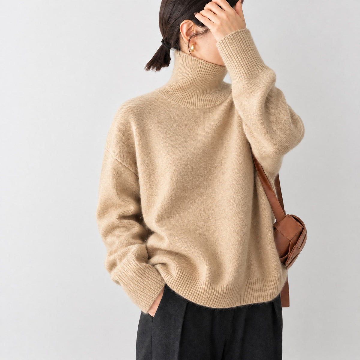 Sophie - Women's Oversized Turtleneck Jumper with Ribbed Cuffs - Sweaters - Beige - Davies & Cooper