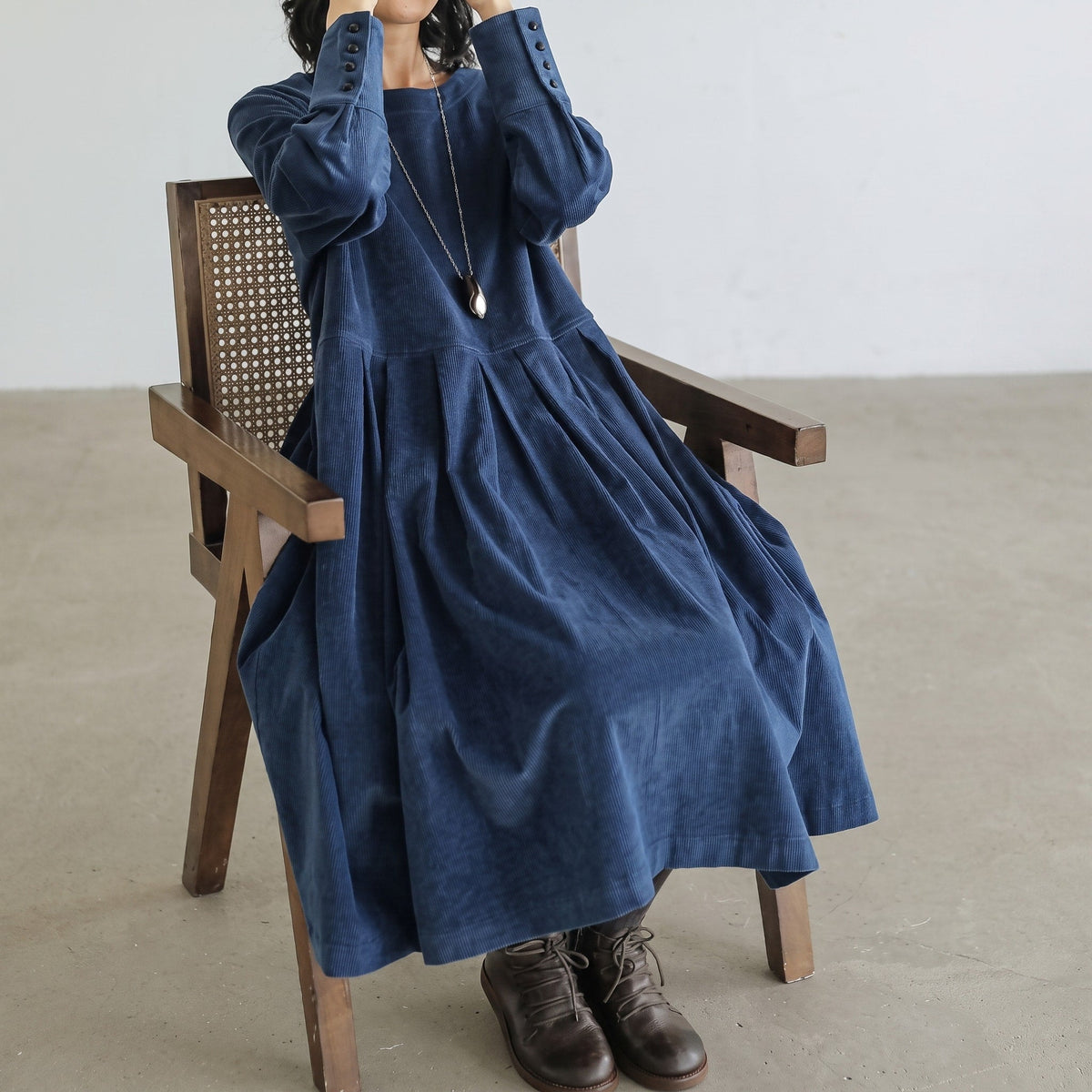 Zoe - Women's Pleated Midi Dress with Long Sleeves and Round Neck - Dresses - Blue - Davies & Cooper